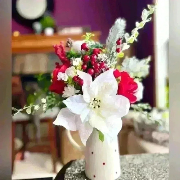 🎄NEW Holiday Arrangement - Beautiful Faux Floral Pitcher Centerpiece - Picture 17 of 17